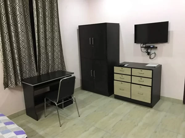 Roots Mens Hostel PG 9962068771 phone